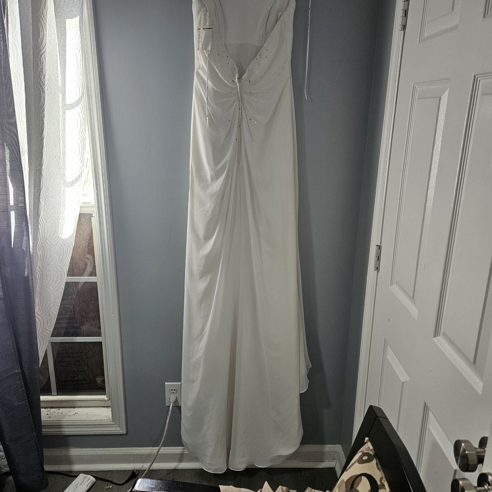 White Sheath Dress by - Picture 7 of 7